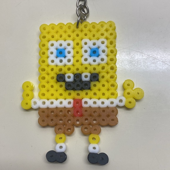 🌸 New Homemade SpongeBob Pearler bead keychain - Picture 5 of 6